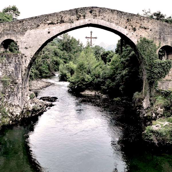 Puente medieval de Cangas de Onís